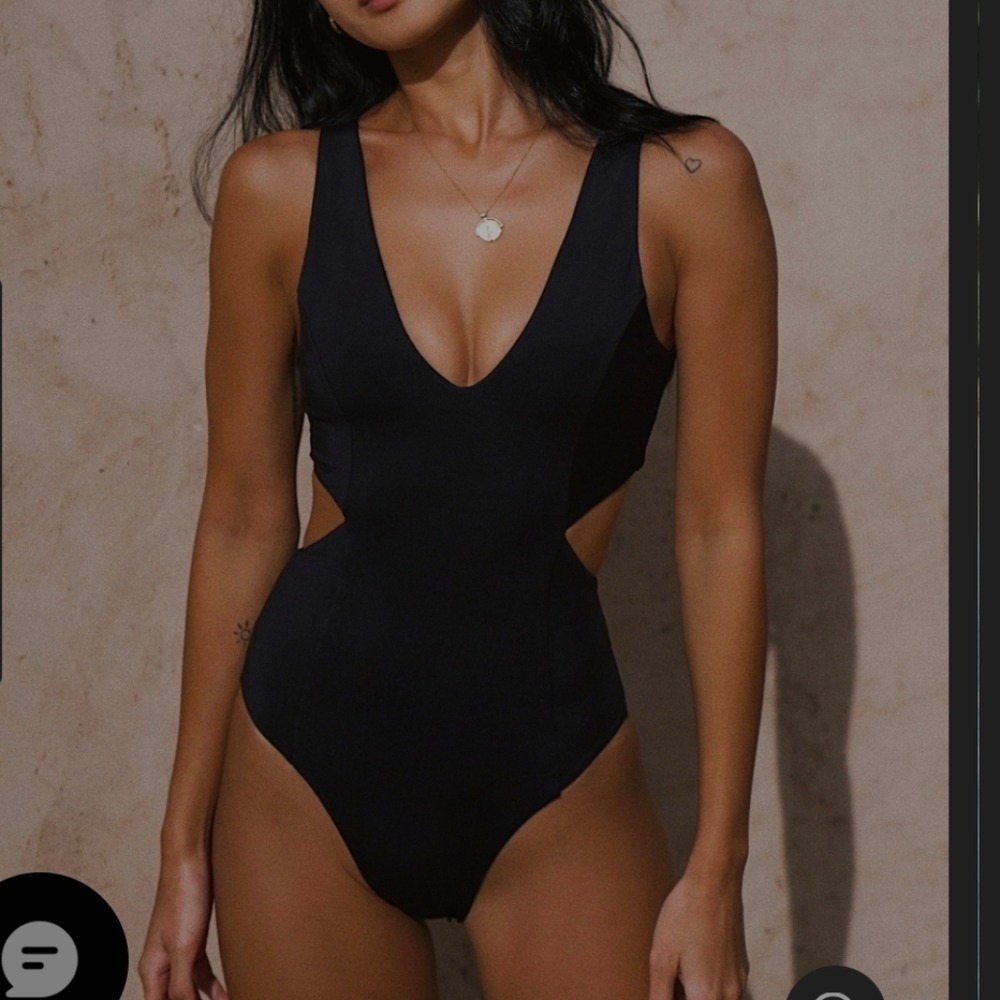 Yukari Cutout Black One-Piece Swimsuit Medium Nwt